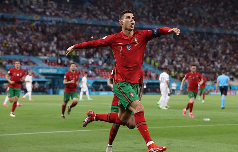 Hồ sơ huyền thoại cầu thủ Ronaldo: Cỗ máy ghi bàn vượt thời đại