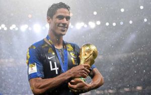 Raphael Varane tuyên bố giải nghệ ở tuổi 29