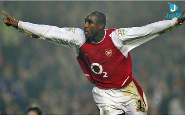 Sol Campbell - Linh Hồn Của Bóng Đá Nước Anh