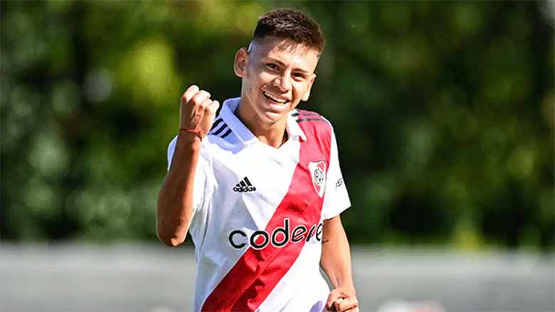 Claudio Echeverri là ai? Tài năng trẻ sáng giá của Argentina
