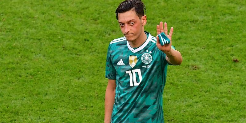 Mesut Ozil - Hành Trình Của Một Siêu Sao Bóng Đá Trong 2025 